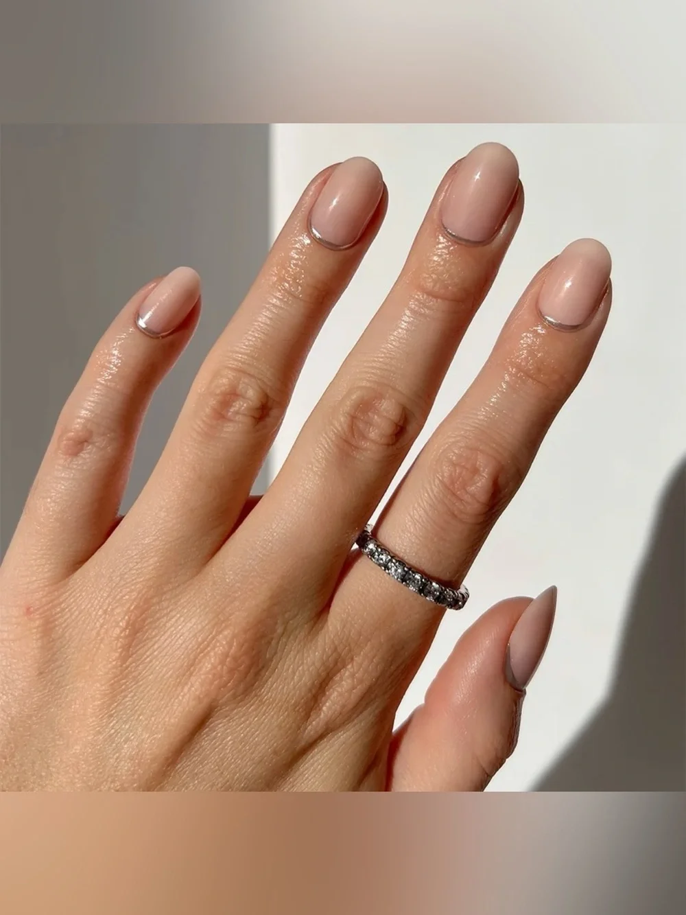Glamnetic Press On Nails Short Almond Shape SILVER BELLE NIB